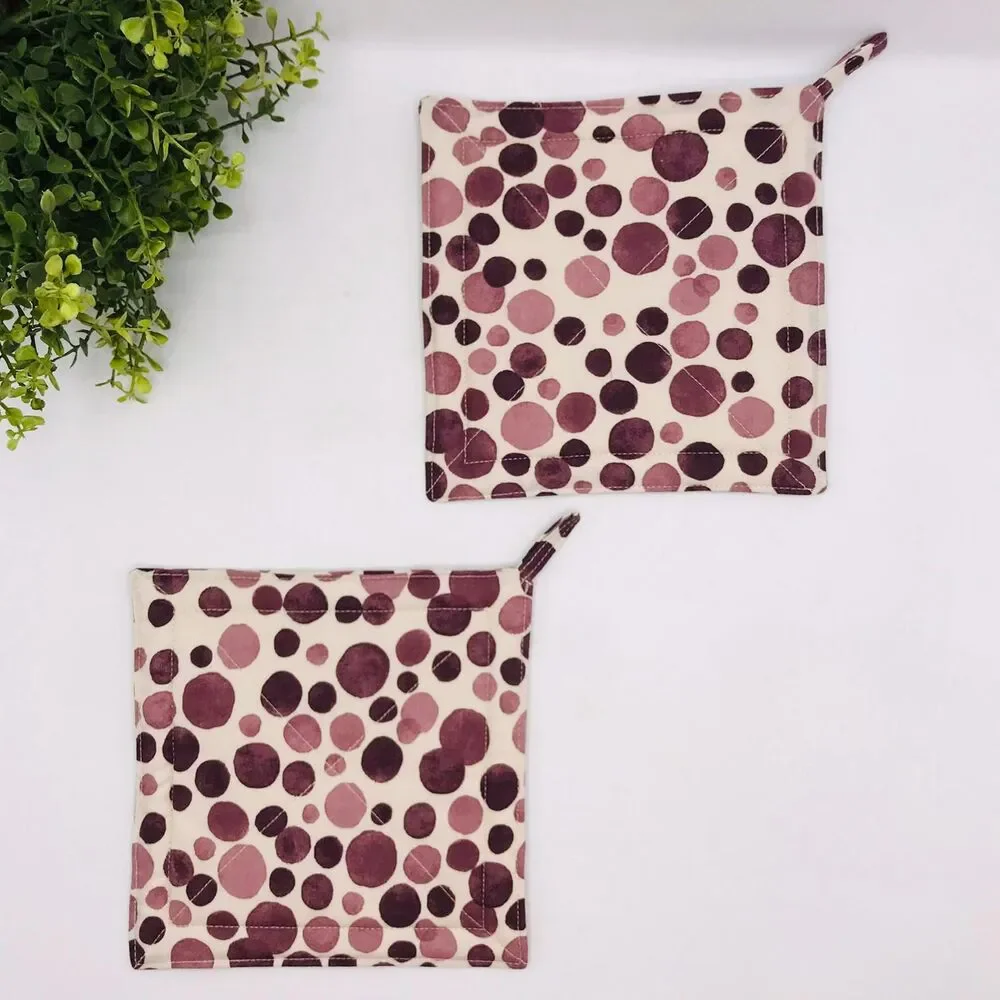 2 Square Potholders, Faded Purple Dots 2 Piece Set, 7x7 Inches